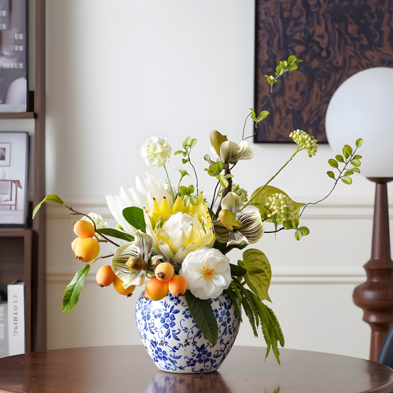 Ornements de fleurs simulées