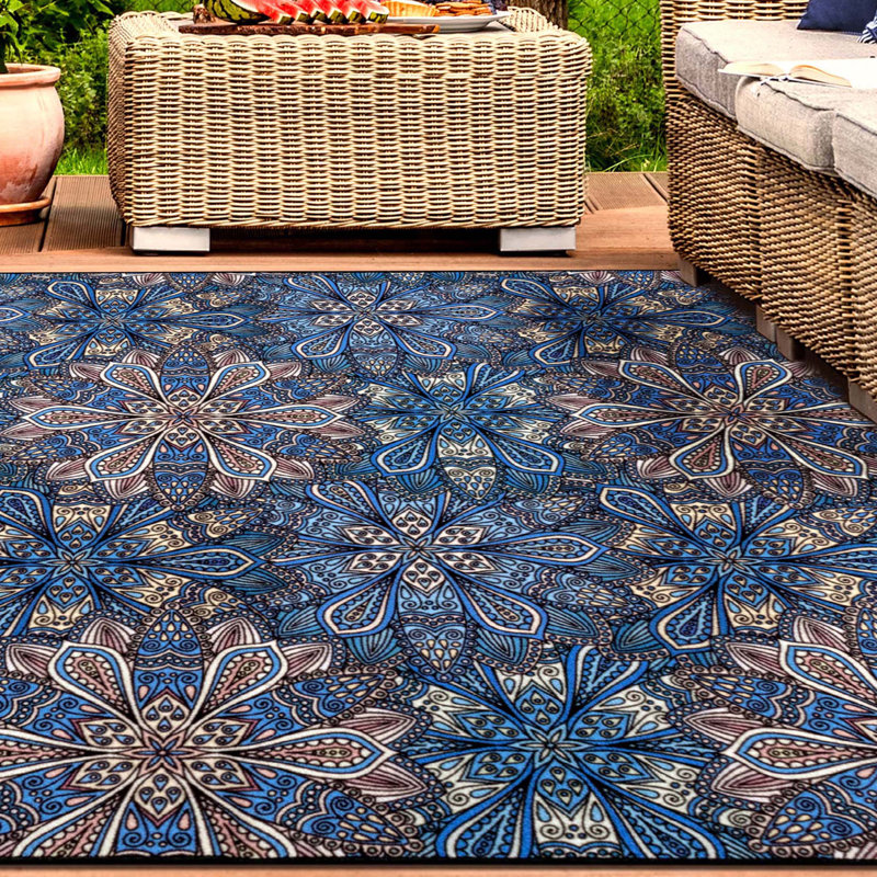 Cassidy 100% Nylon Modern Floral Indoor/Outdoor Area Rug, Rectangle 8' x 10'