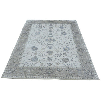 Tapis unique en soie noué à la main ivoire / gris 8 pi 3 po x 10 pi Broadhurst