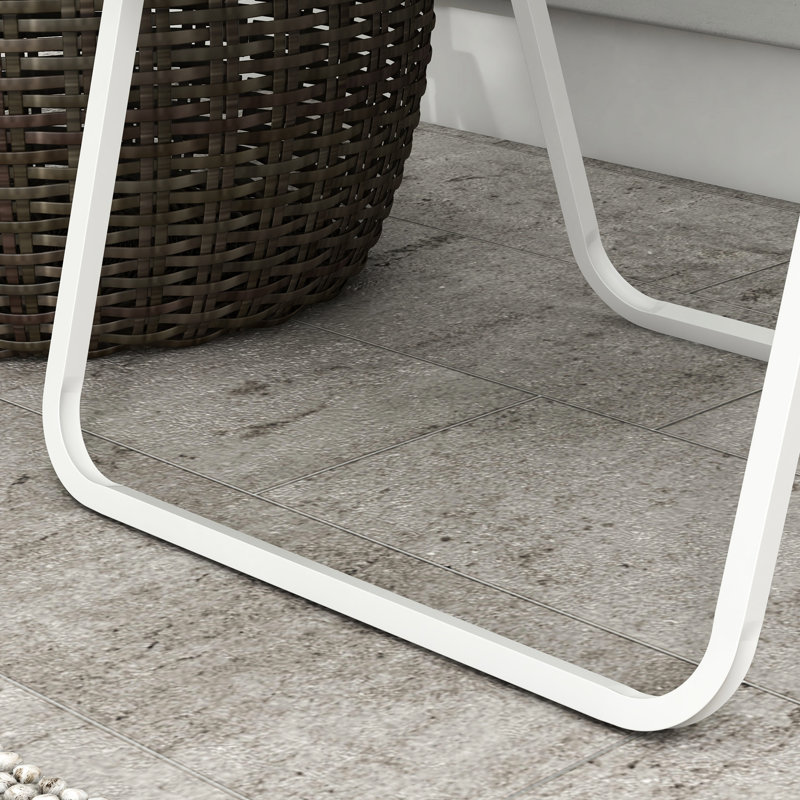 De 2 chaises de patio pliantes, chaises de camping classiques pour l'extérieur. Camping portatif sur pelouse, piscine. Accoudoir bleu avec utilisation polyvalente 2 pour le camping en plein air. Sièges plage, arrière-cour. Caractéristique de robustesse