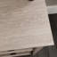 Classeur latéral au fini brun pour un design intérieur sophistiqué pour la maison ou le bureau, glissières de tiroir à extension complète, accès simple et rapide, verrouillage pour une fonctionnalité unique, verrouillage par le bas verrouillé par clé