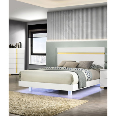 Structure de lit double avec DEL sous le lit, style contemporain blanc / or, bois d'ingénierie, bois d'hévéa, garniture en acrylique, preuve de taille moderne, prêt pour les matelas, housses