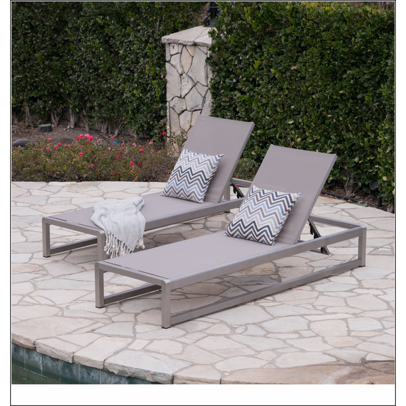 Chaise longue d'extérieur