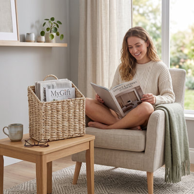 Wall Hanging Seagrass Magazine Rack Basket