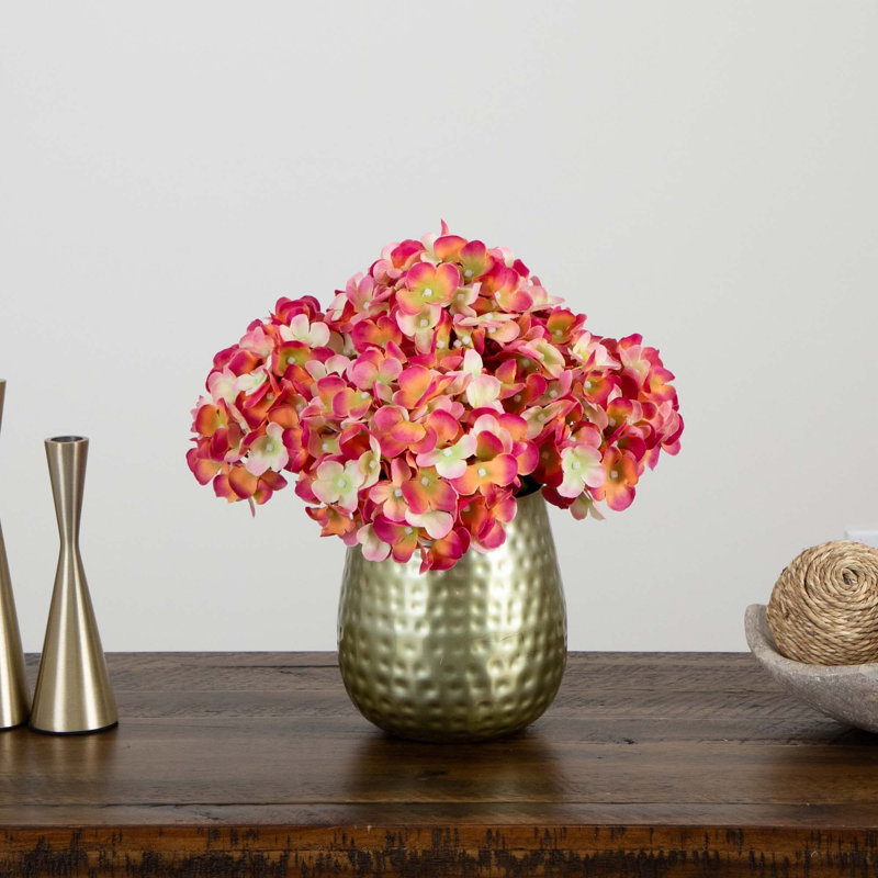 11 po Arrangement d'hortensias artificiels dans un vase en métal, Argent, Rose