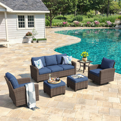 Ensemble de conversation de patio en osier pour 5 personnes avec canapé 3 places et chaises berçantes pivotantes