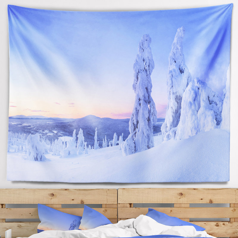 Tapisserie en polyester coucher de soleil par-dessus des arbres congelés avec accessoires suspendus inclus, H 50 po x l 60 po