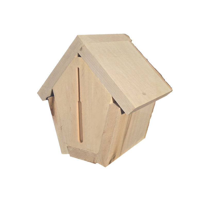 Maison d'oiseaux rustique de style chalet