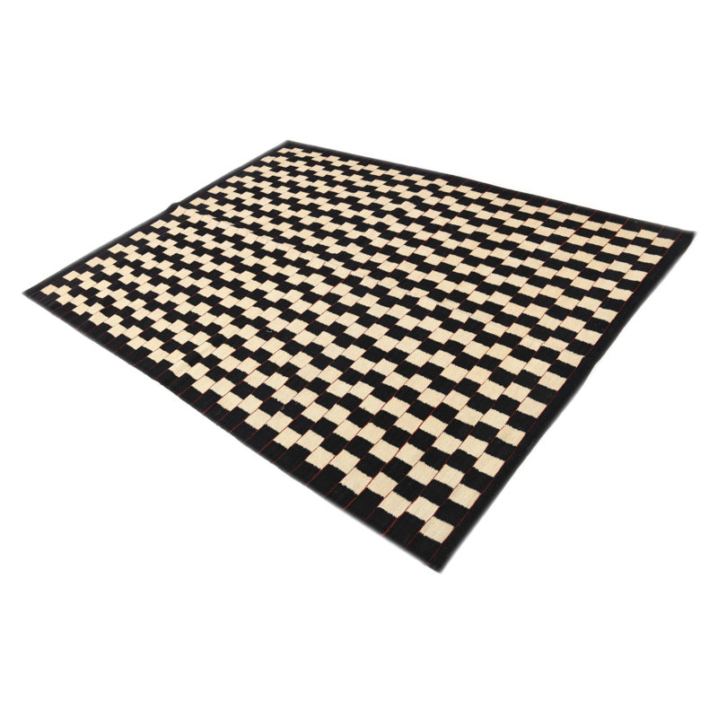 Tapis noir et blanc 5 x 8 Petrella