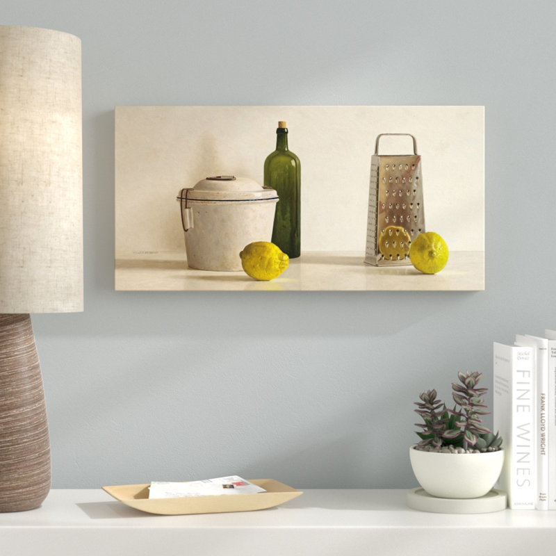 « two citrons, rasp, bouteille et pot », reproduction de photo sur toile tendue, H 12 po x l 24 po x P 1,5 po