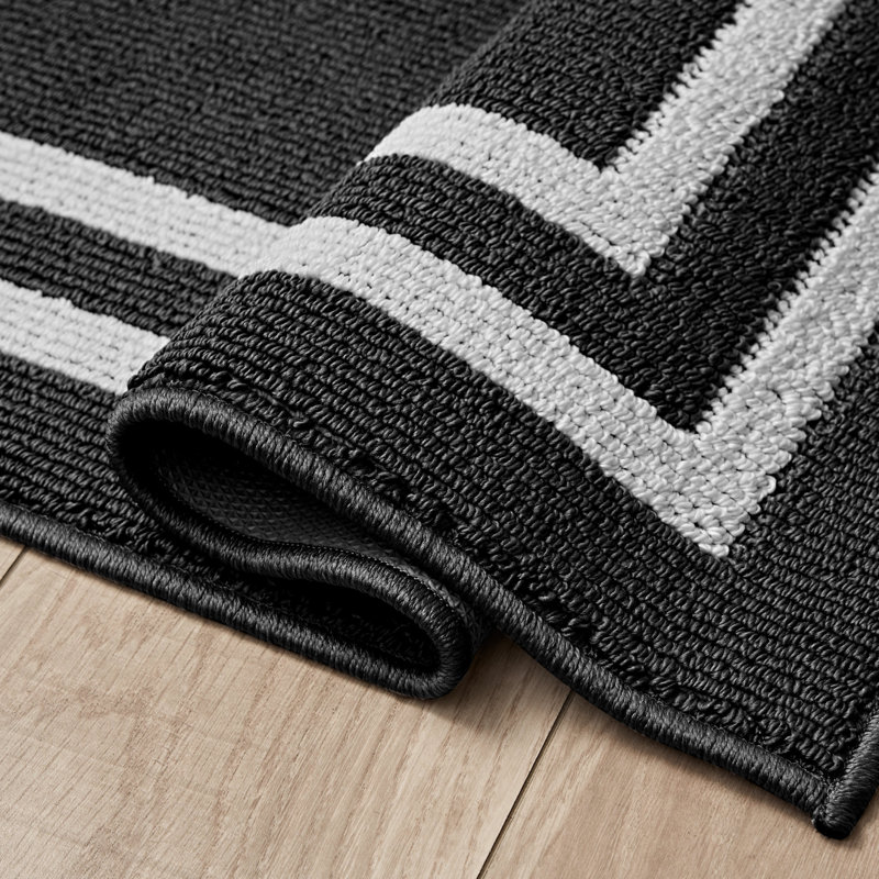 Nautica Double Line Machine Washable All Loop Tufted Rugs