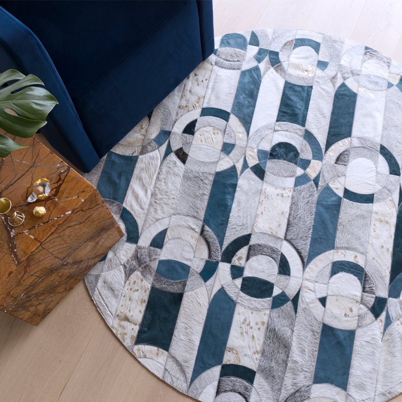 Cowhide Area Rug, Round 9'10"