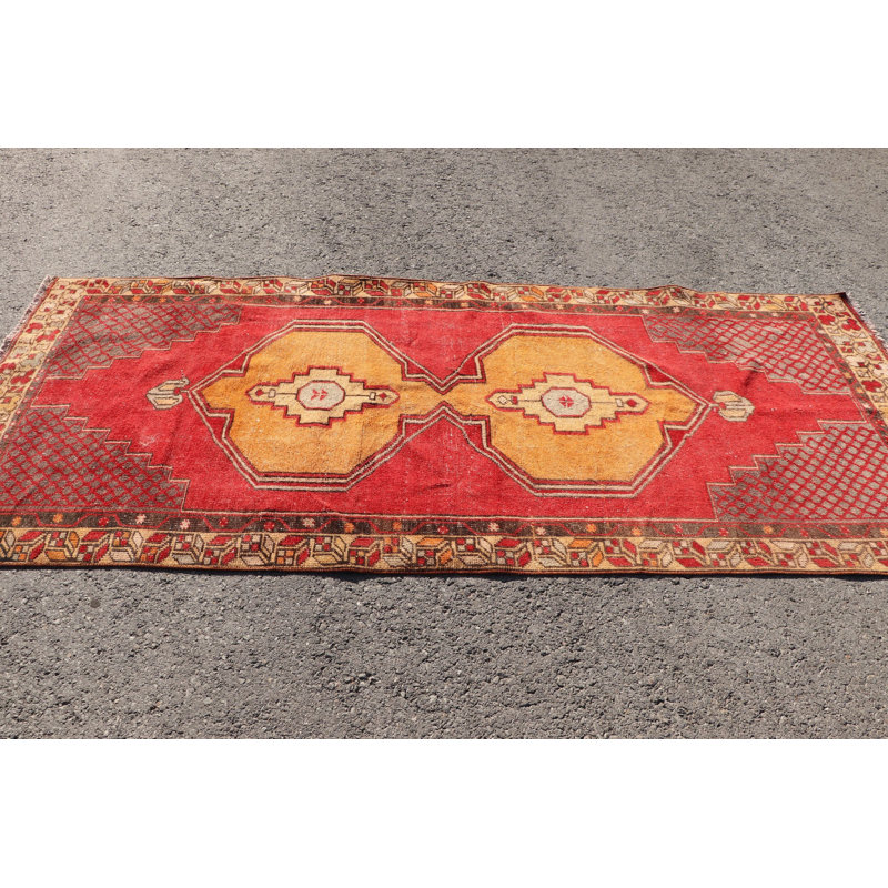 Tapis turc authentique authentique tissé à la main avec des techniques artisanales traditionnelles et des teintes riches dans un mélange de laine luxueux pour une touche d'élégance à tout espace intérieur