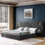 Très grand lit plateforme gris foncé, revêtement en chenille, conception plissée, table de chevet et lampes réglables, sans sommier, éclairage de lit de style minimaliste moderne, manuel - pour un look artistique-1067566780