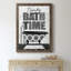 «Bath Time», art textuel sur toile-453051477-453051478
