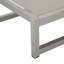 De 2 chaises longues réglables en gris, structure en aluminium, siège en filet, conception classique pour une séance de bronzage extérieure confortable et paisible avec cadre relaxant