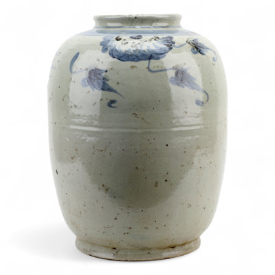 Porcelain Vase Old World