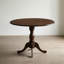 Ensemble de salle à manger 3 pièces en bois d'Asie, finition acajou rustique, table ronde, chaises en lin et abattants