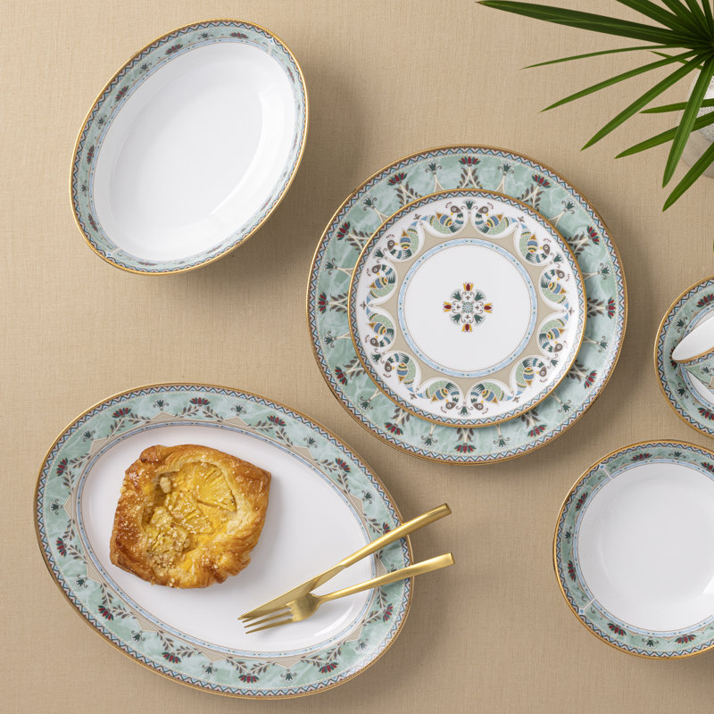 Noritake Porcelain China Dinnerware Set - Service for 4