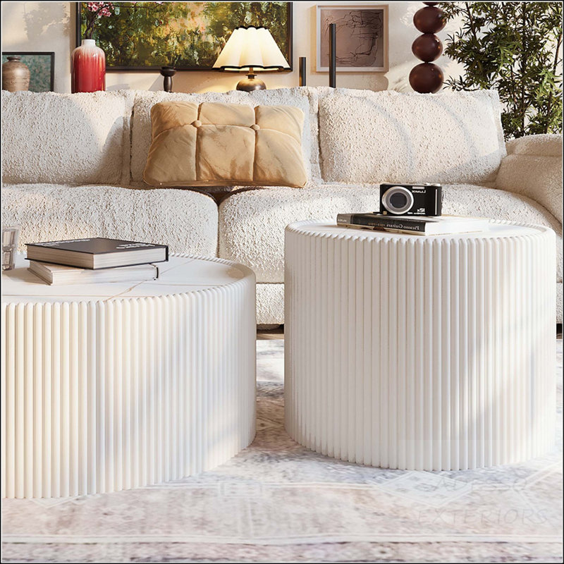 Table basse ronde avec plateau en pierre frittée et cuir microfibre, motif doré, H 17,71 po x L 17,71 po x l 17,71 po