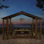 Pavillon de jardin d'extérieur en bois avec cadre en cèdre 11 x 13 pi avec toit rigide en acier noir pour activités de patio, jardin, cour et pelouse Clint