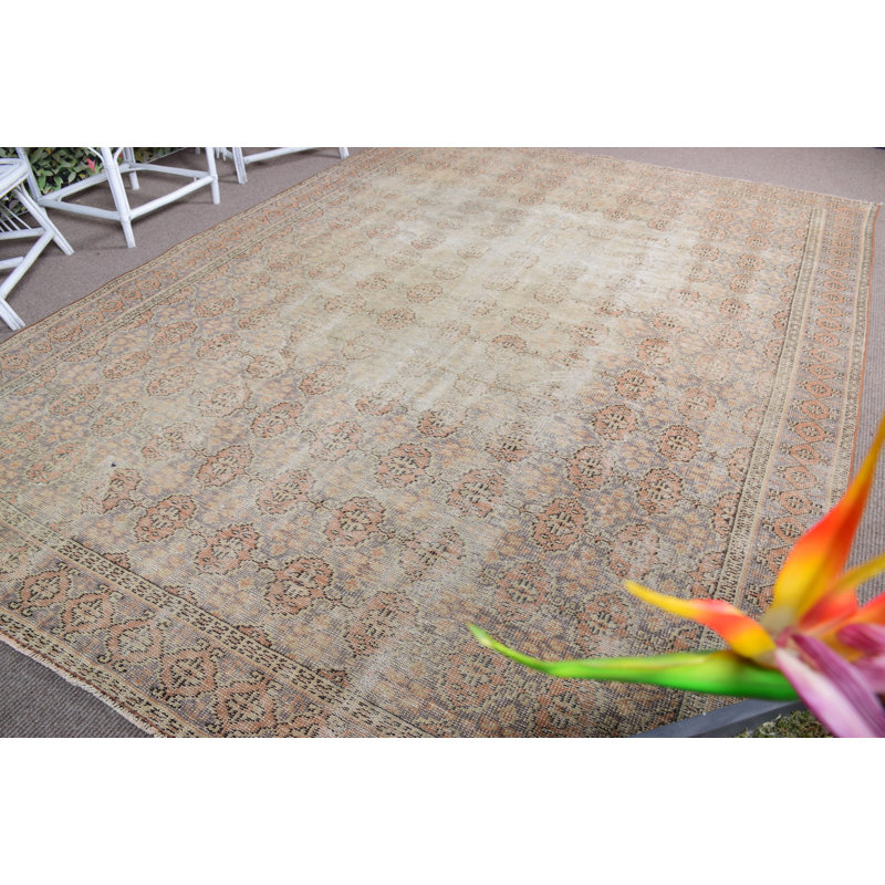 Tapis turc bohémien rétro beige pastel avec des motifs géométriques complexes