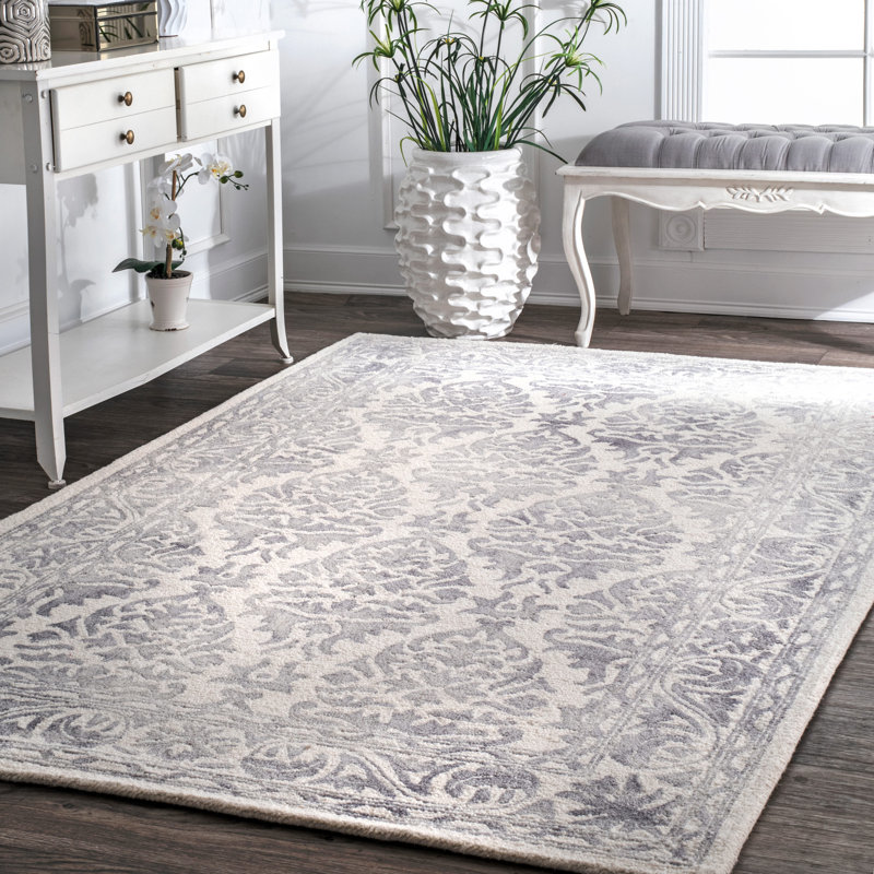 Tapis gris en laine crocheté à la main à motif floral Anemarie, Rectangle 7 pi 6 po x 9 pi 6 po