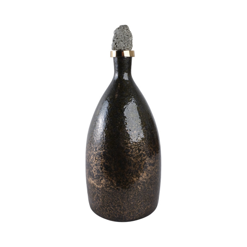 Élégant vase à fleurs en verre silhouette avec surmatelas et rebord en métal pour la présentation du salon