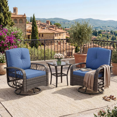 Ensemble de meubles de patio 3 pièces - Chaise berçante pivotante et table en verre trempé pour l'extérieur, ensemble de conversation avec coussin lavable pour balcon de terrasse, bleu + gris