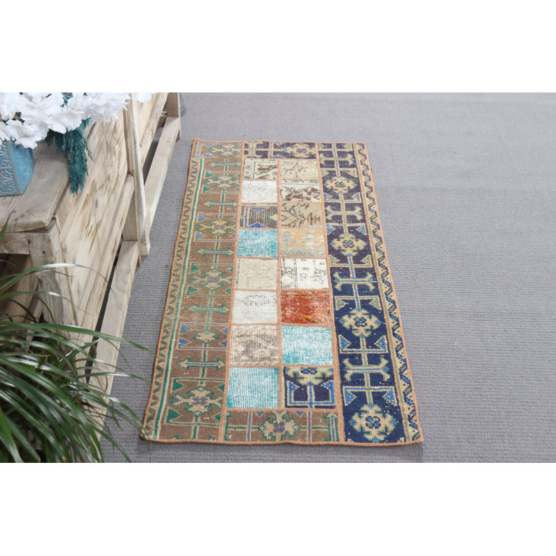 Tapis de couloir en patchwork turc fabriqué à la main dans un style bohème vibrant pour une décoration intérieure élégante
