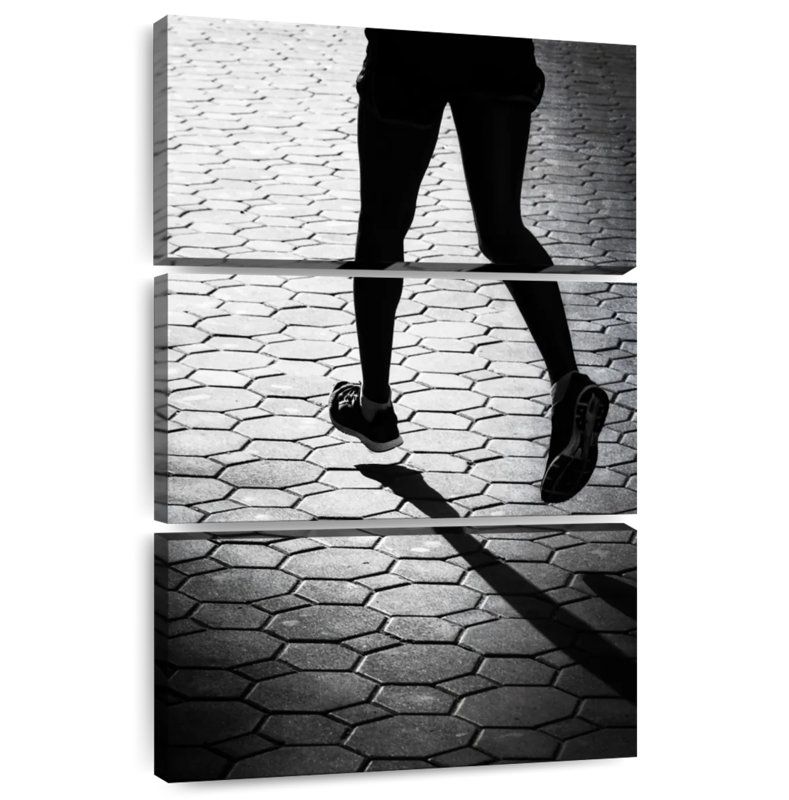Sireci BW Jogging, 32" H x 20" W