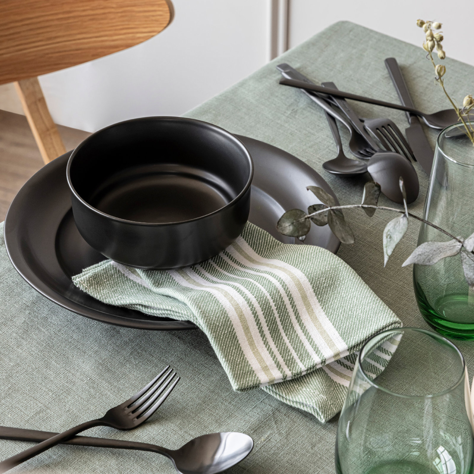 over&back Rimmed 12-Piece Semi Hand-Finished Stoneware Dinnerware Set, Service for 4, Black