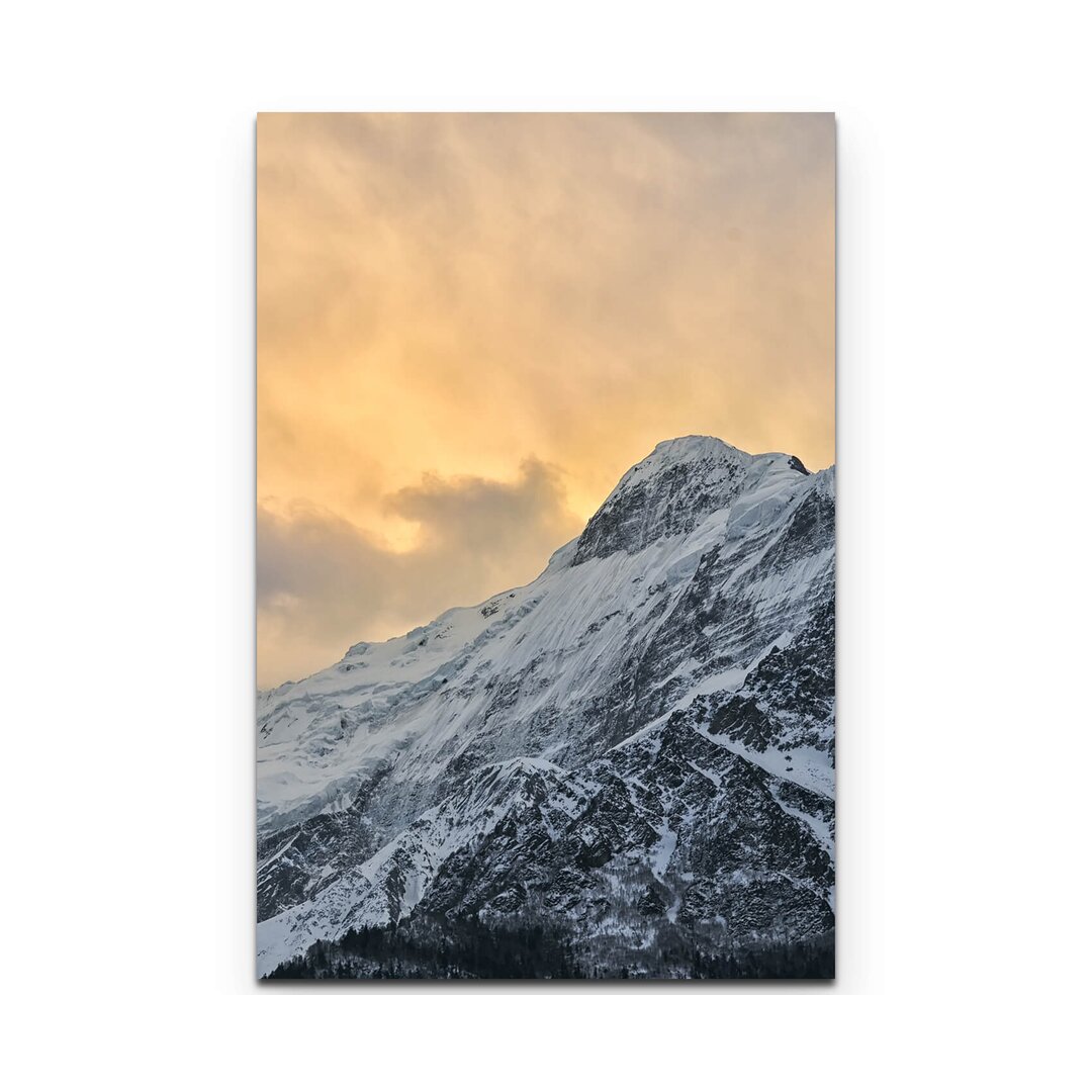 Leinwandbild Herrlich verschneite Bergspitze im Himalaya