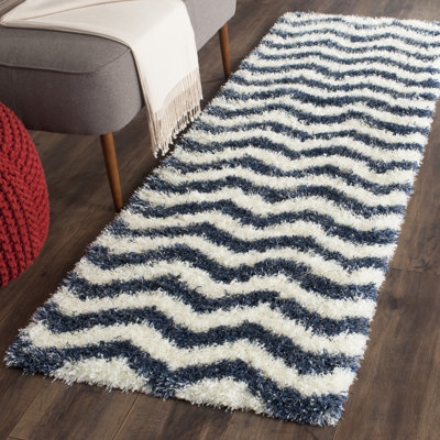 Sgm-Amhold Shag Performance Chevron Rug