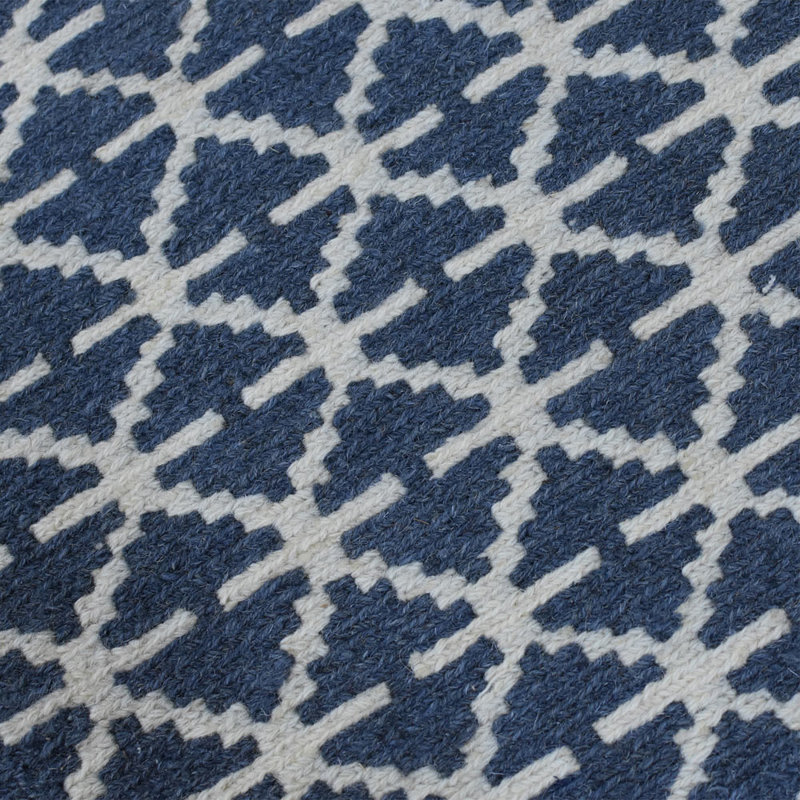 Sujey Rectangle 4'x6' Area Rugs
