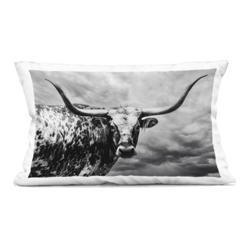 Coussin décoratif Be You Bunny, imprimé par Carla Daly