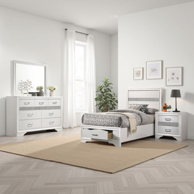 Vino 4Pc Bedroom Set, Storage Footboard, Glitter Stripes