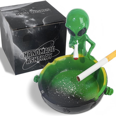 Green Hand-Painted Resin Ashtray, Suitable For Both Cigarettes And Cigars, Cool And Fun, A Great Choice For Christmas Gifts Or Home/Terrace Decoration.