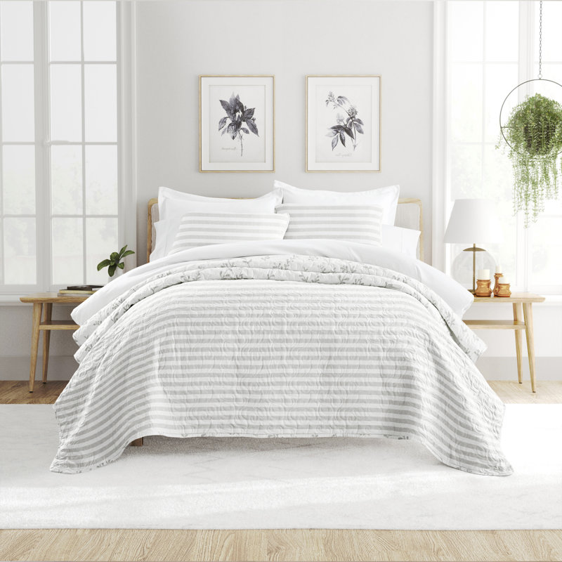 Light Gray and White Reversible Microfiber Quilt Set with Shams