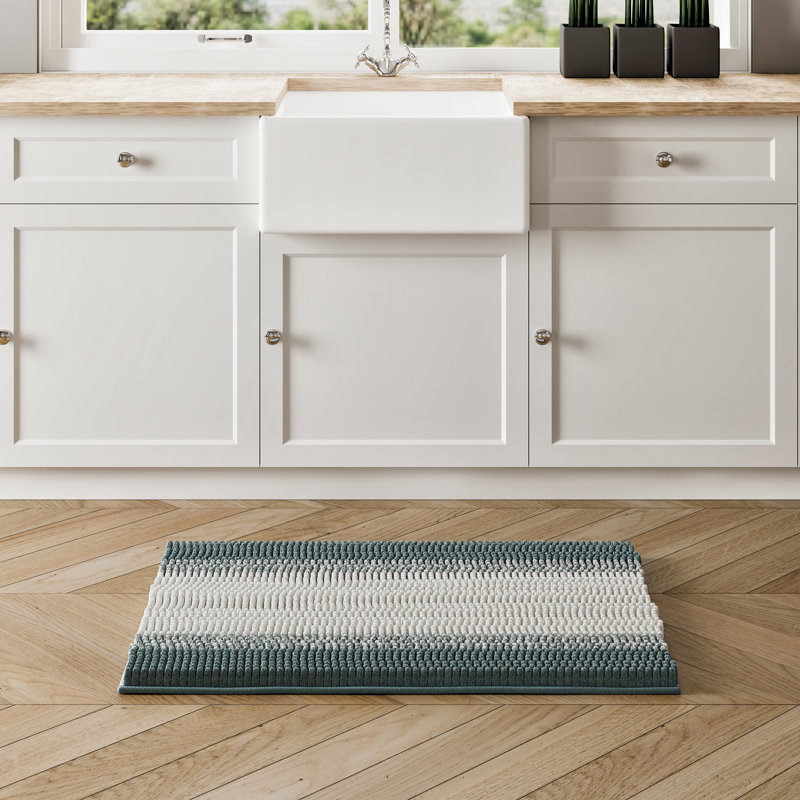 Yanira Non-Slip Bath Mat, Blue