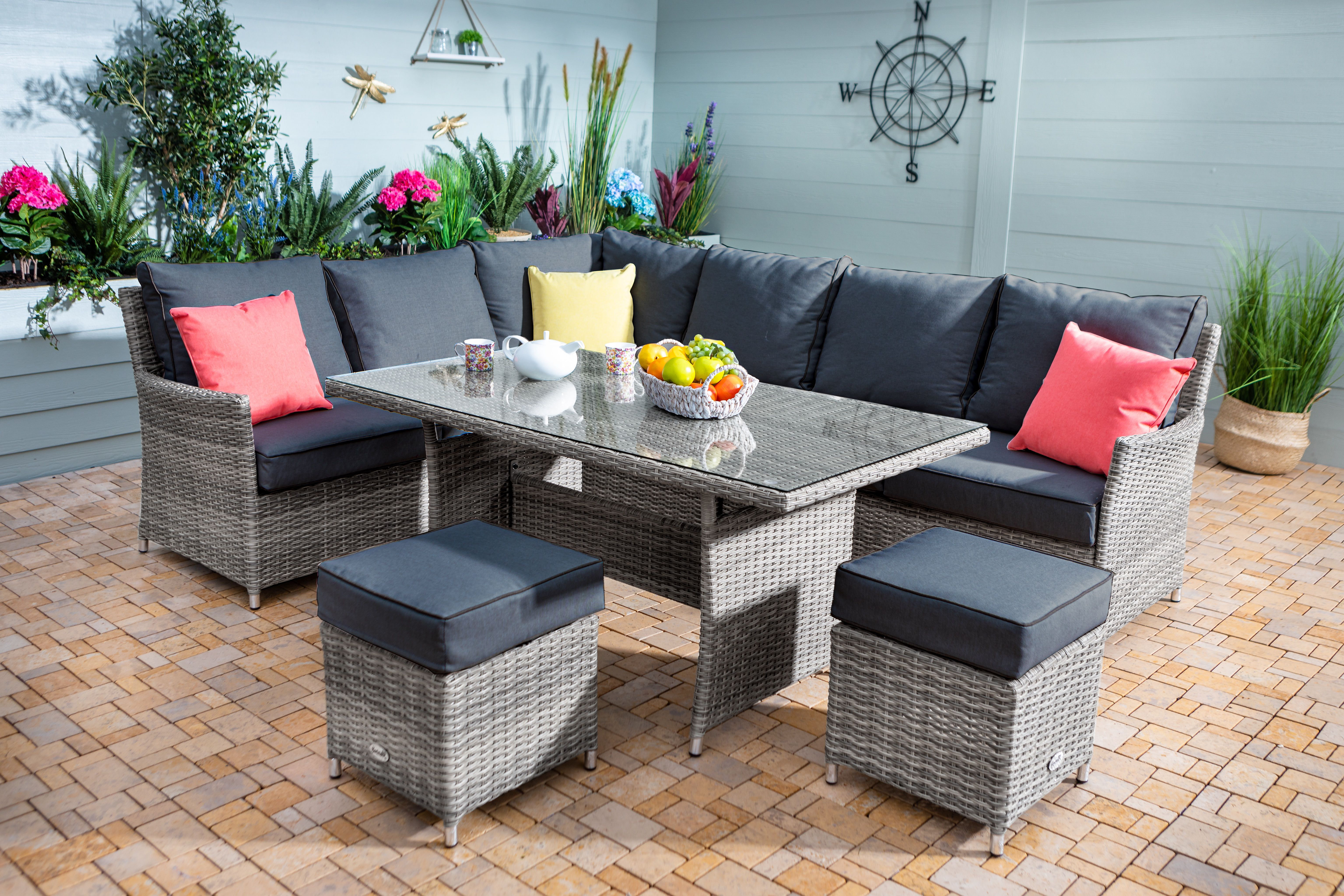 Hartman Westbury Rectangular Casual Dining Set