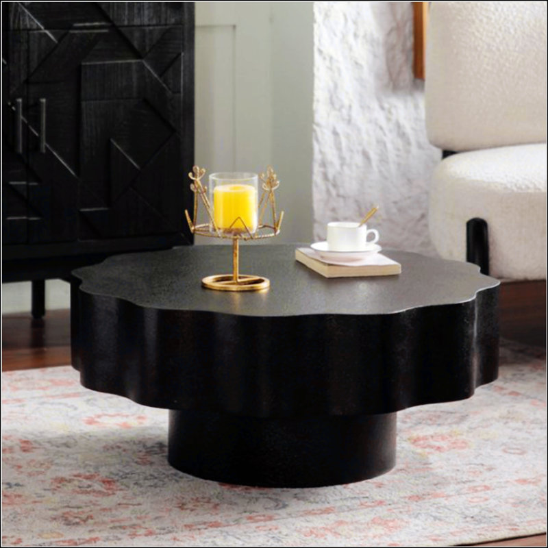 Table basse festonnée noire: forme unique à bord ondulé, pièce centrale élégante pour les espaces élégants., Black