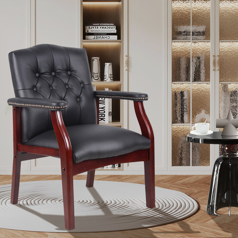 Chaise d'invité en cuir à dossier moyen avec siège rembourré et garniture cloutée, chaise d'appoint de bureau ou de réception, H 35,83 po x l 20 po x P 26,57 po