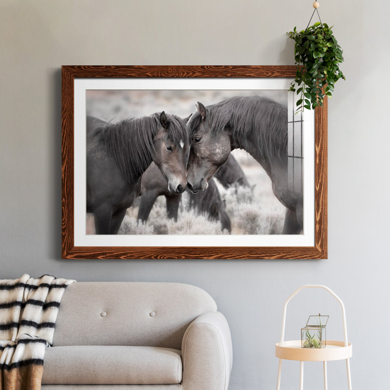 Chevaux sauvages - Photographie avec cadre photo, H 31 po x l 44 po x P 1 po, Cadre en érable