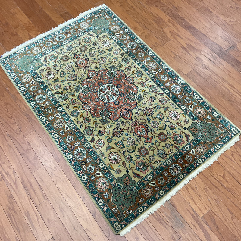 Tapis en laine fabriqué à la main Tabriz