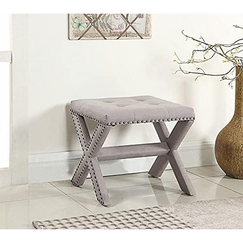 Banc d'appoint avec garniture cloutée