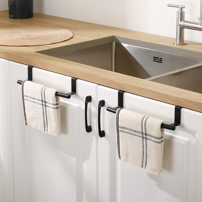 Porte-serviettes à suspendre au-dessus de la porte - Porte-serviettes robuste pour la cuisine et la salle de bain, porte-serviettes peu encombrant avec crochets améliorés, installation facile, finition noir mat antirouille