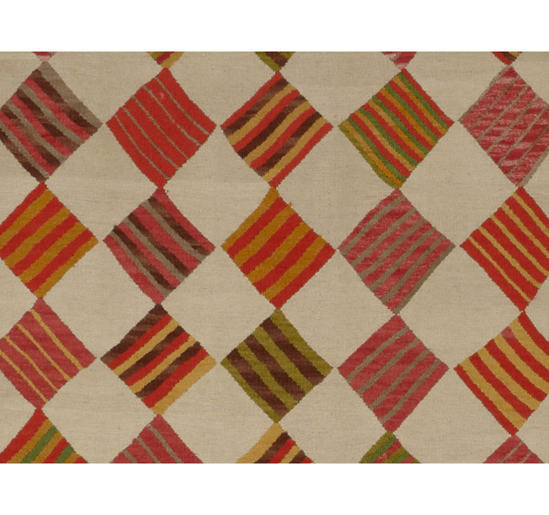 Geometric Area Rug in Beige/Red