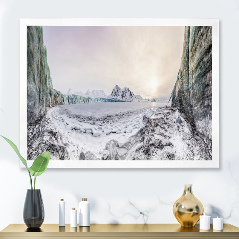 Vue panoramique du paysage arctique - Photographie sur toile, H 34 po x l 44 po, Cadre de coin blanc fermé