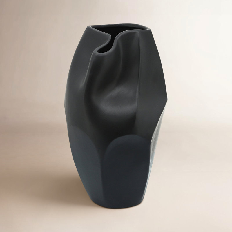 Vase de table moderne en céramique pour décoration intérieure, H 14 po x l 8 po x P 8 po, Noir